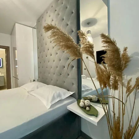 Iako Premium * Năvodari